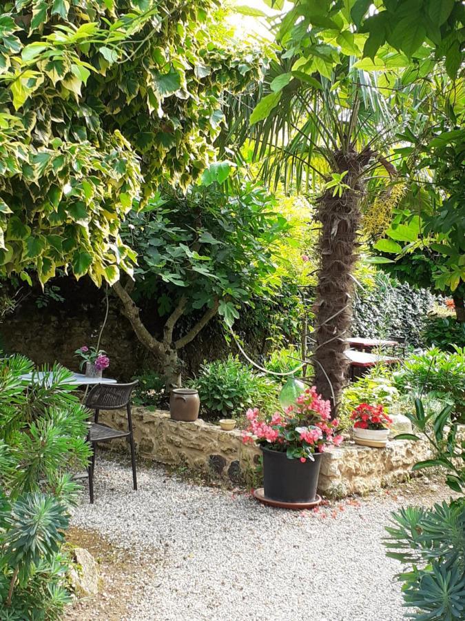 Chambres D'Hotes Le Roussel Le Buisson-de-Cadouin Esterno foto