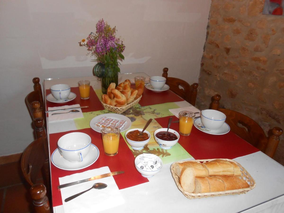 Chambres D'Hotes Le Roussel Le Buisson-de-Cadouin Esterno foto